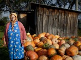 Babushkas of Chernobyl (Photo: Yuli Weeks)